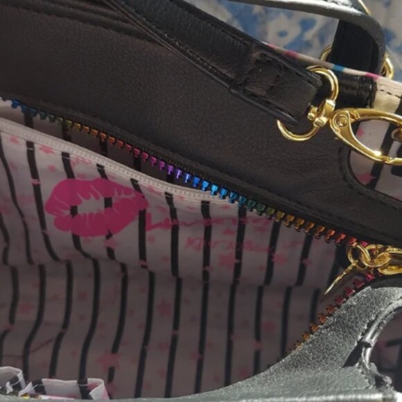 NEW Betsey Johnson SIGNATURE RAINBOW MED SATCHEL - Picture 6 of 8